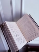 نوشته های کتاب دسته چهارم اثر ربکا یاروس